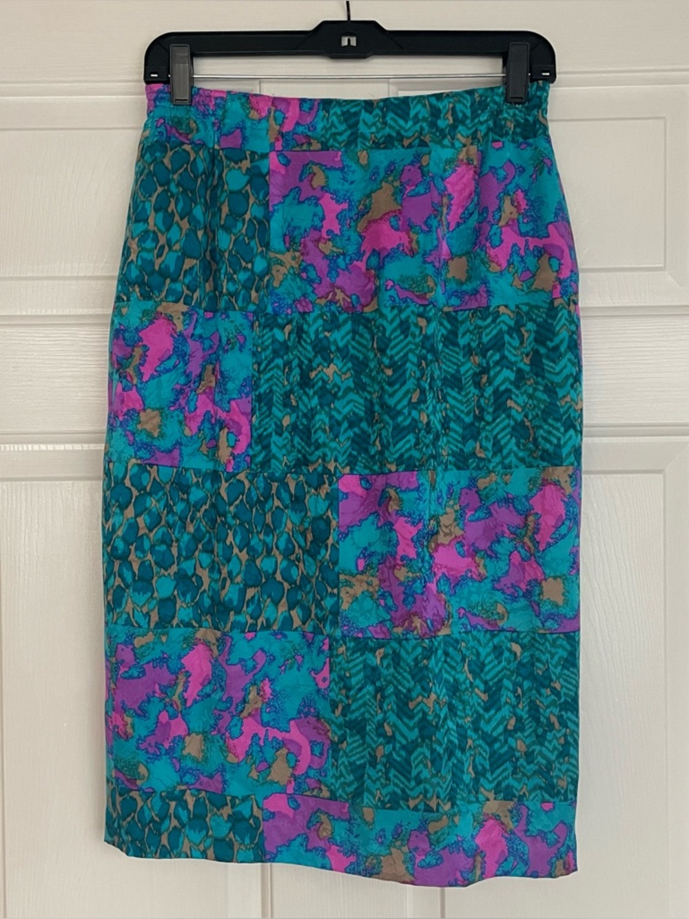 Vintage Anne Crimmins for Teal Printed Pencil Skirt 100% Silk Made in Hong Kong